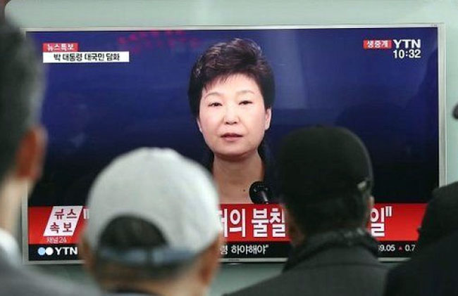 رئیس جمهوری کوریای جنوبی  به خاطر رسوایی سیاسی گریست 